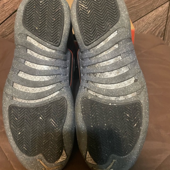 Air Jordan 12 black bright crimson size 10 worn twice 10/10 - Picture 5 of 9